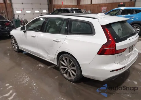 2020 Volvo V60 T5 Momentum из США, поврежденный, VIN YV1102EK7L2394867